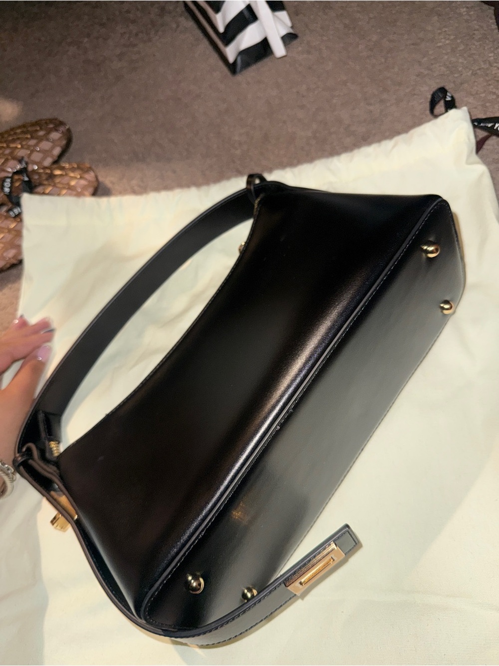 VERAFIED New York Black Leather Shoulder Hobo - Picture 6 of 7